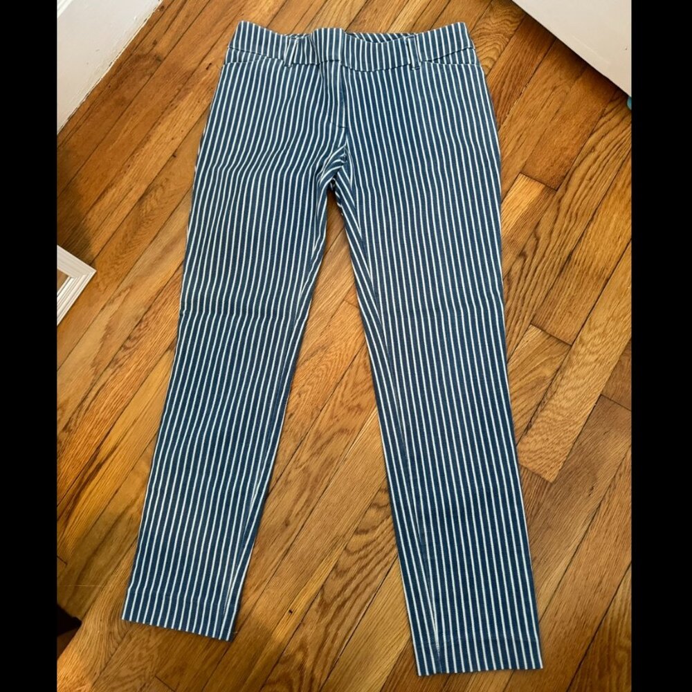 Like New NY&Co Blue and White Striped Design Studio Pants - Size 2.